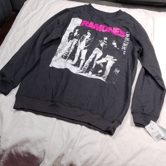 NWT Ramones women's sweatshirt size medium - Picture 2 of 11